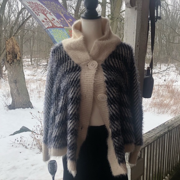 EUC Sweater - Picture 4 of 8